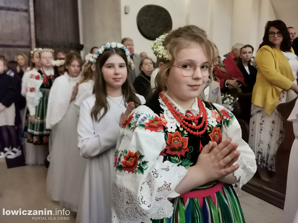 Druga tura tegorocznej (2025) Pierwszej Komunii Świętej w parafii katedralnej w Łowiczu