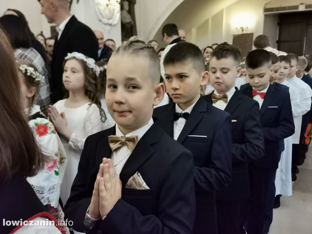 Druga tura tegorocznej (2025) Pierwszej Komunii Świętej w parafii katedralnej w Łowiczu