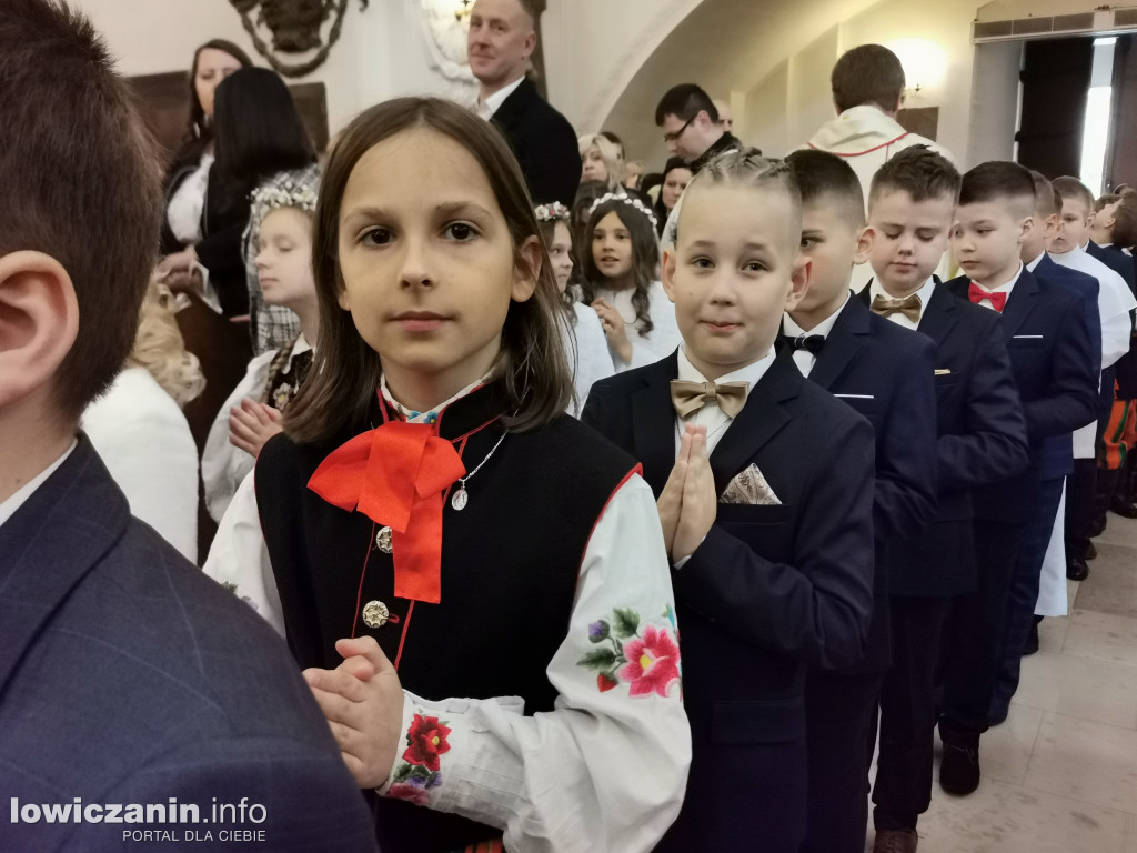 Druga tura tegorocznej (2025) Pierwszej Komunii Świętej w parafii katedralnej w Łowiczu