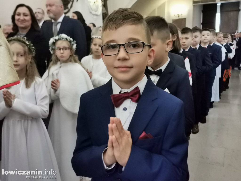 Druga tura tegorocznej (2025) Pierwszej Komunii Świętej w parafii katedralnej w Łowiczu