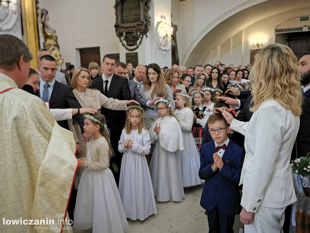 Druga tura tegorocznej (2025) Pierwszej Komunii Świętej w parafii katedralnej w Łowiczu