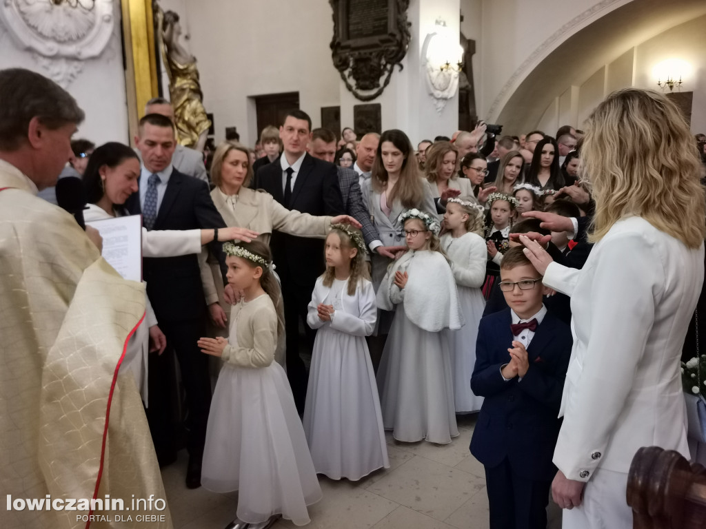 Druga tura tegorocznej (2025) Pierwszej Komunii Świętej w parafii katedralnej w Łowiczu