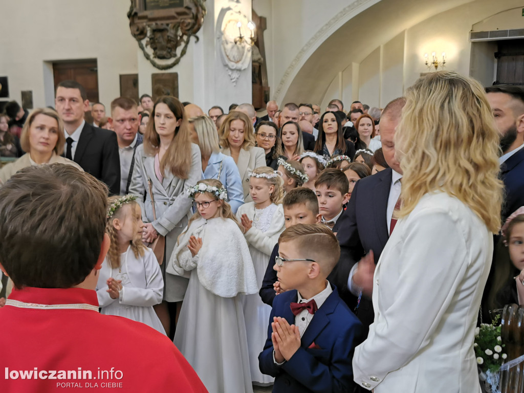 Druga tura tegorocznej (2025) Pierwszej Komunii Świętej w parafii katedralnej w Łowiczu