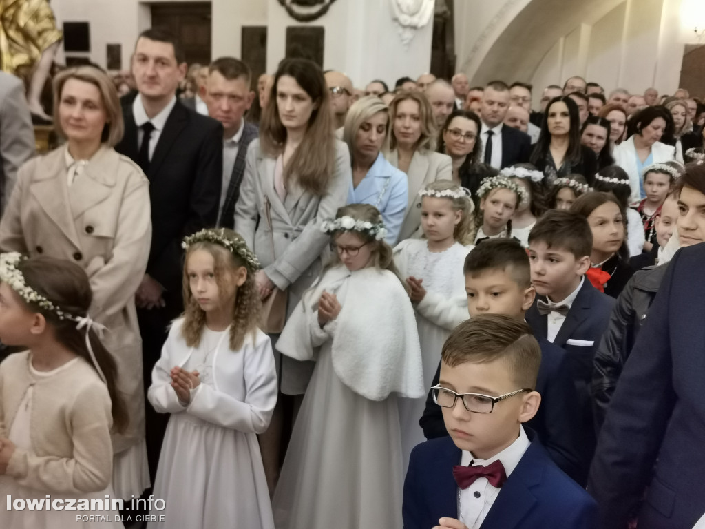 Druga tura tegorocznej (2025) Pierwszej Komunii Świętej w parafii katedralnej w Łowiczu