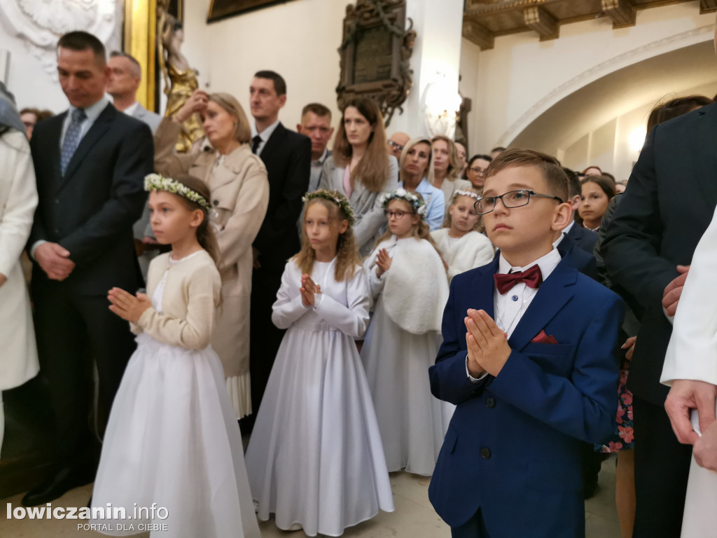 Druga tura tegorocznej (2025) Pierwszej Komunii Świętej w parafii katedralnej w Łowiczu