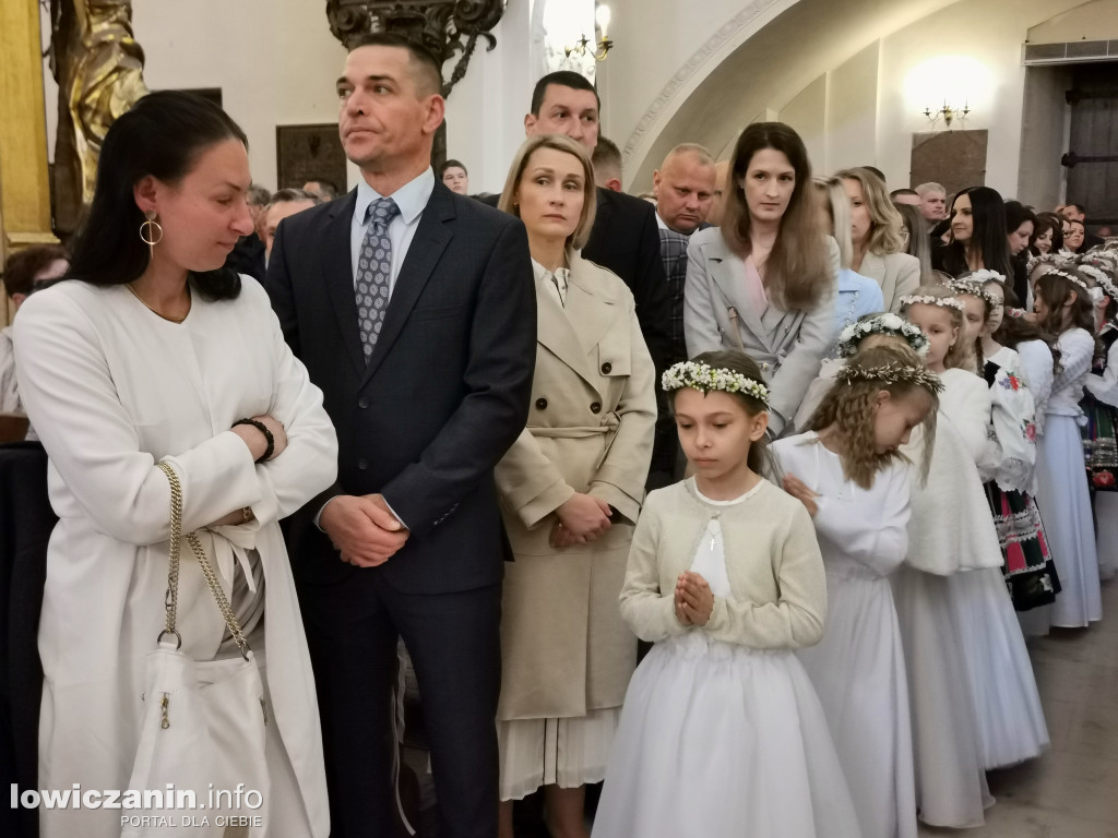 Druga tura tegorocznej (2025) Pierwszej Komunii Świętej w parafii katedralnej w Łowiczu