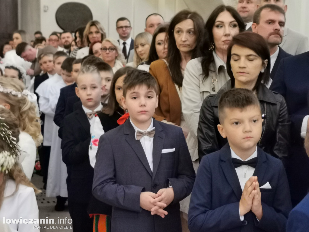 Druga tura tegorocznej (2025) Pierwszej Komunii Świętej w parafii katedralnej w Łowiczu