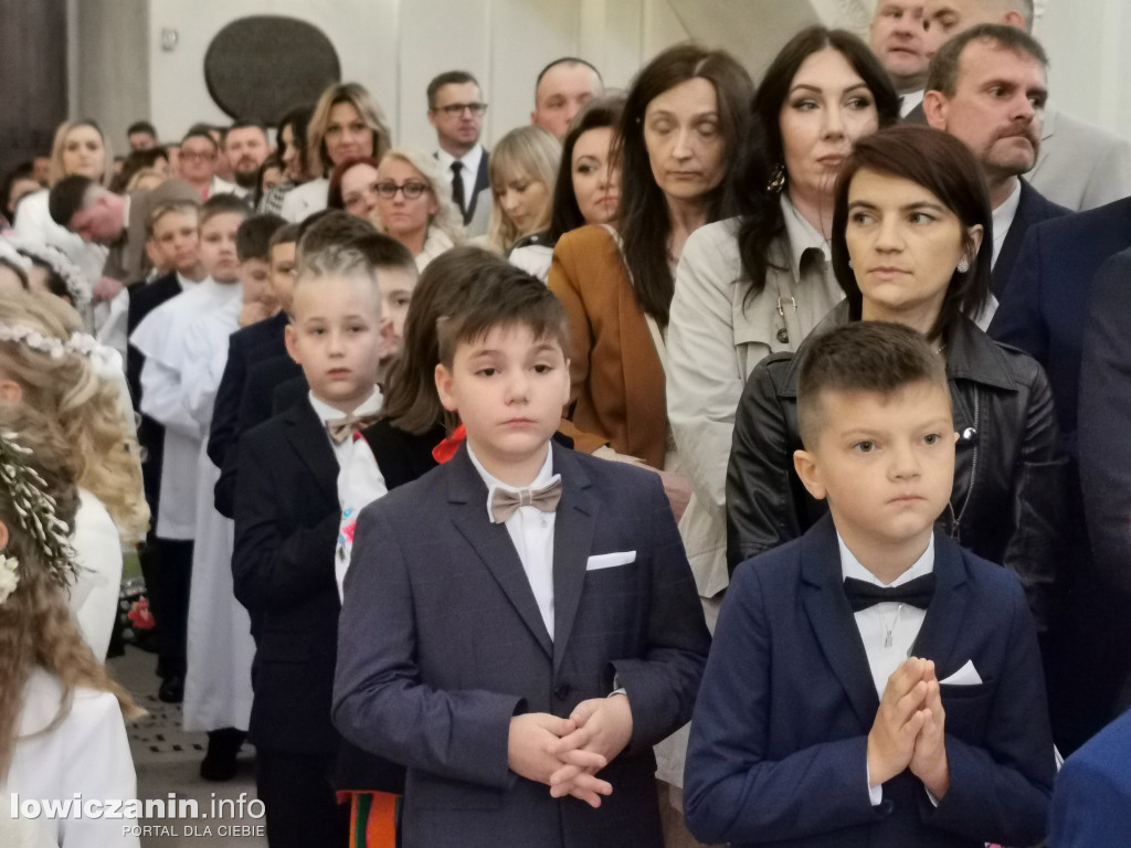 Druga tura tegorocznej (2025) Pierwszej Komunii Świętej w parafii katedralnej w Łowiczu