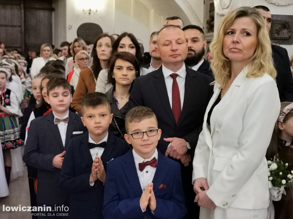 Druga tura tegorocznej (2025) Pierwszej Komunii Świętej w parafii katedralnej w Łowiczu