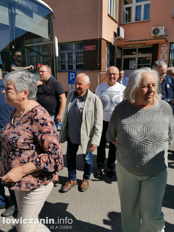 Wyjazd z Łowicza zwolenników Karola Nawrockiego