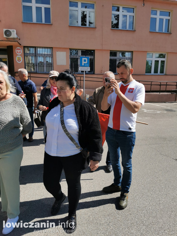 Wyjazd z Łowicza zwolenników Karola Nawrockiego