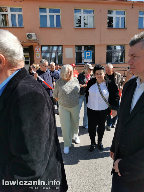 Wyjazd z Łowicza zwolenników Karola Nawrockiego