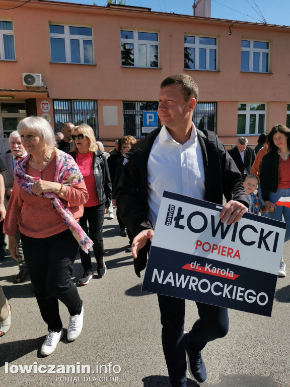 Wyjazd z Łowicza zwolenników Karola Nawrockiego