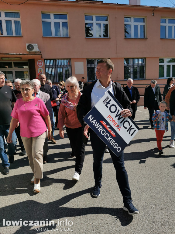 Wyjazd z Łowicza zwolenników Karola Nawrockiego