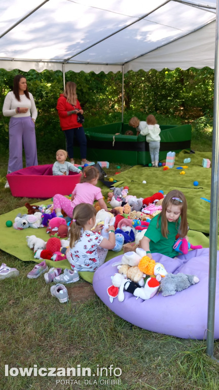 Dzien Mamy i Dzien Dziecka na polanie Lasu Miejskiego