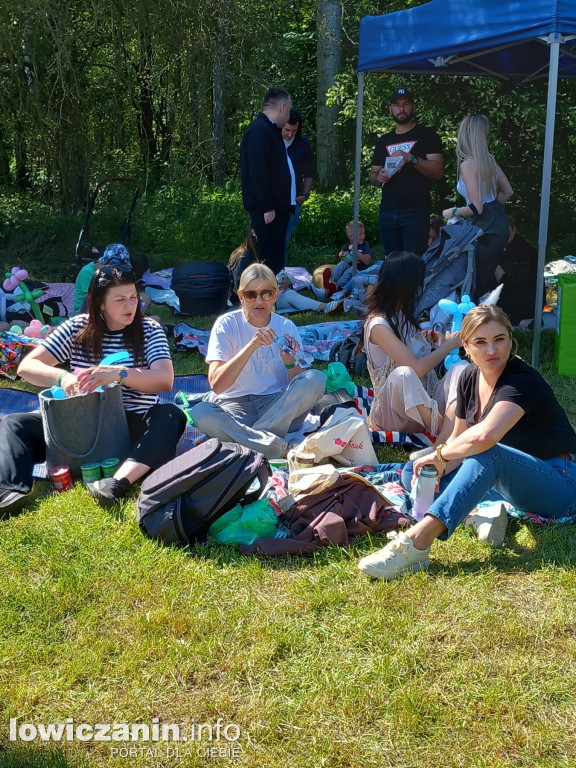 Dzien Mamy i Dzien Dziecka na polanie Lasu Miejskiego