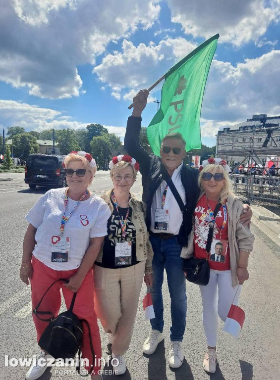 Łowiczanie na marszu Rafala Trzaskowskiego