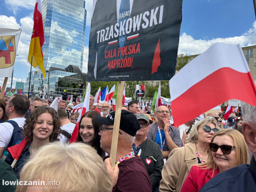 Łowiczanie na marszu Rafala Trzaskowskiego