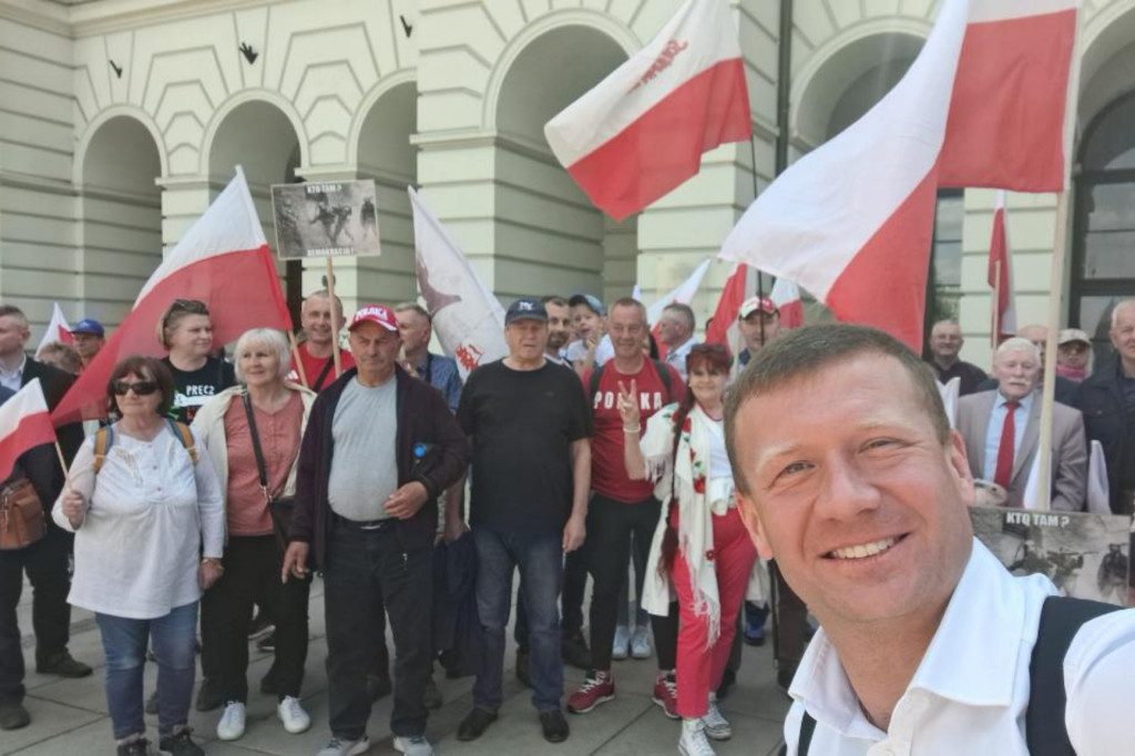 Łowiczanie na marszu Karola Nawrockiego