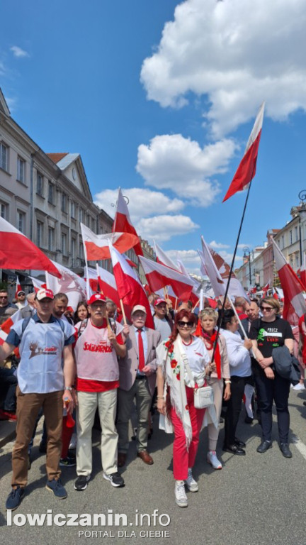 Łowiczanie na marszu Karola Nawrockiego
