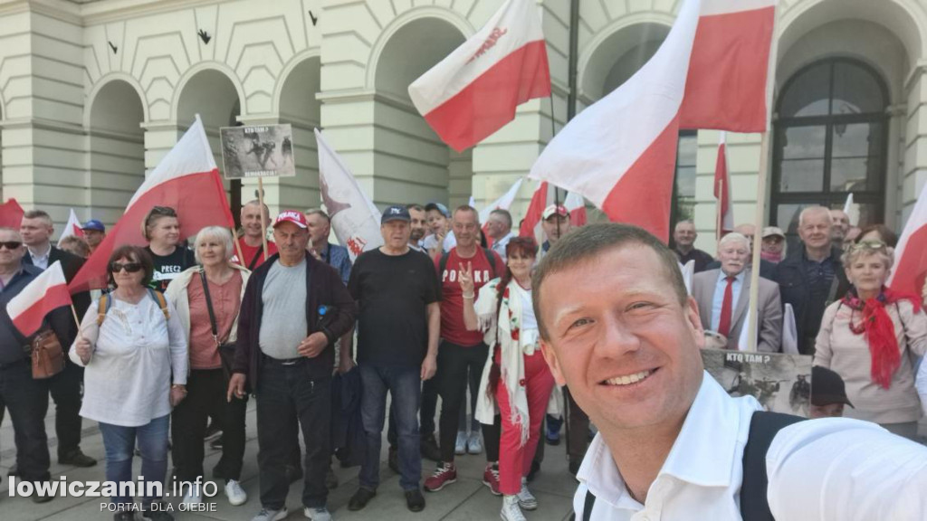 Łowiczanie na marszu Karola Nawrockiego