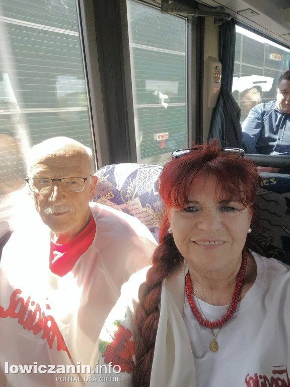 Łowiczanie na marszu Karola Nawrockiego