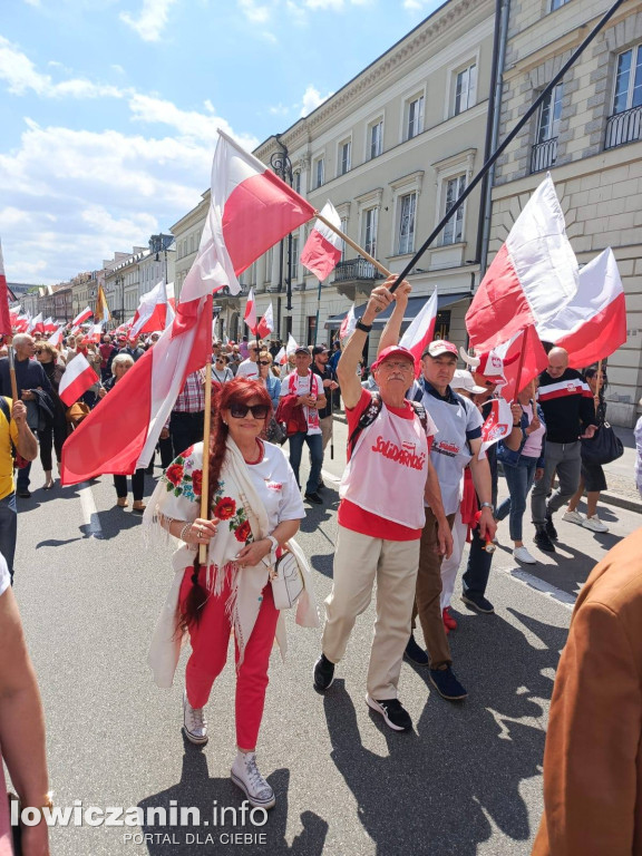 Łowiczanie na marszu Karola Nawrockiego