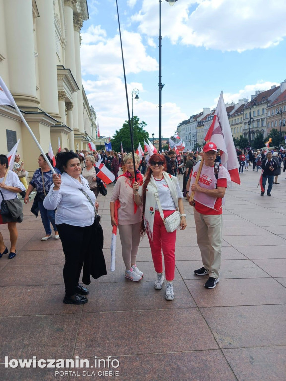 Łowiczanie na marszu Karola Nawrockiego