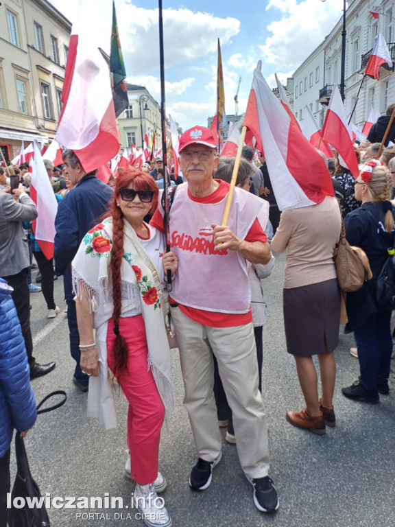 Łowiczanie na marszu Karola Nawrockiego