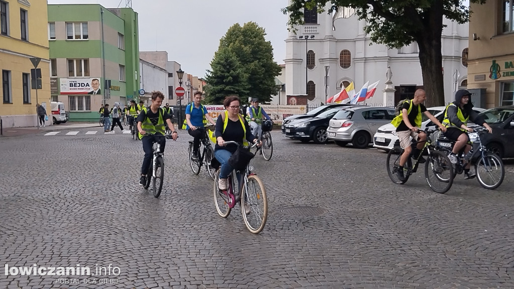 Wycieczka rowerowa uczniów szkoły pijarskiej