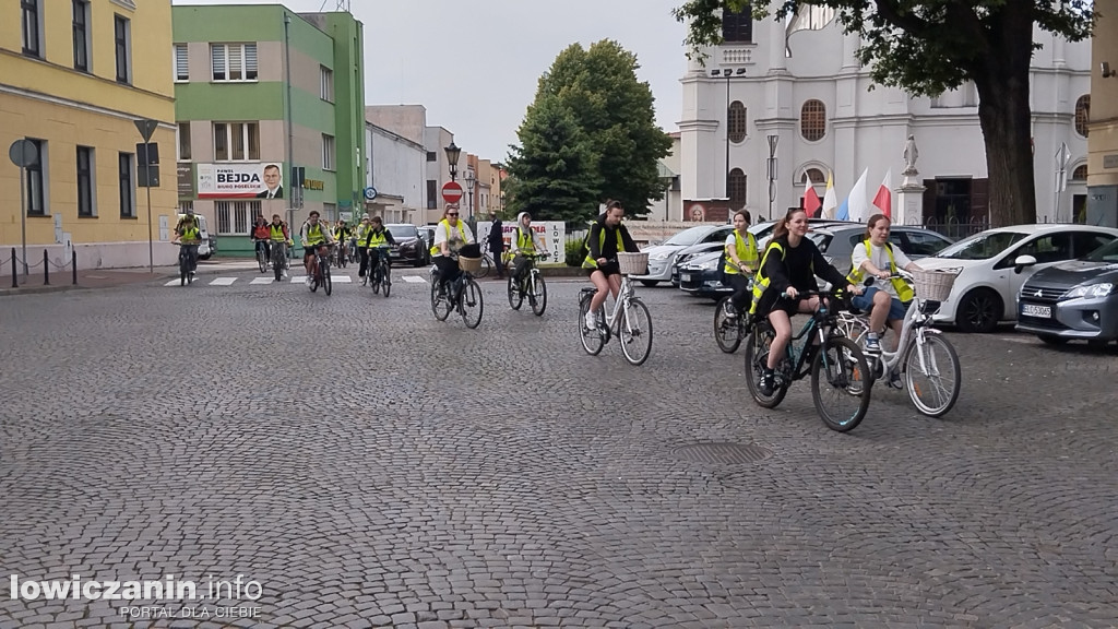 Wycieczka rowerowa uczniów szkoły pijarskiej