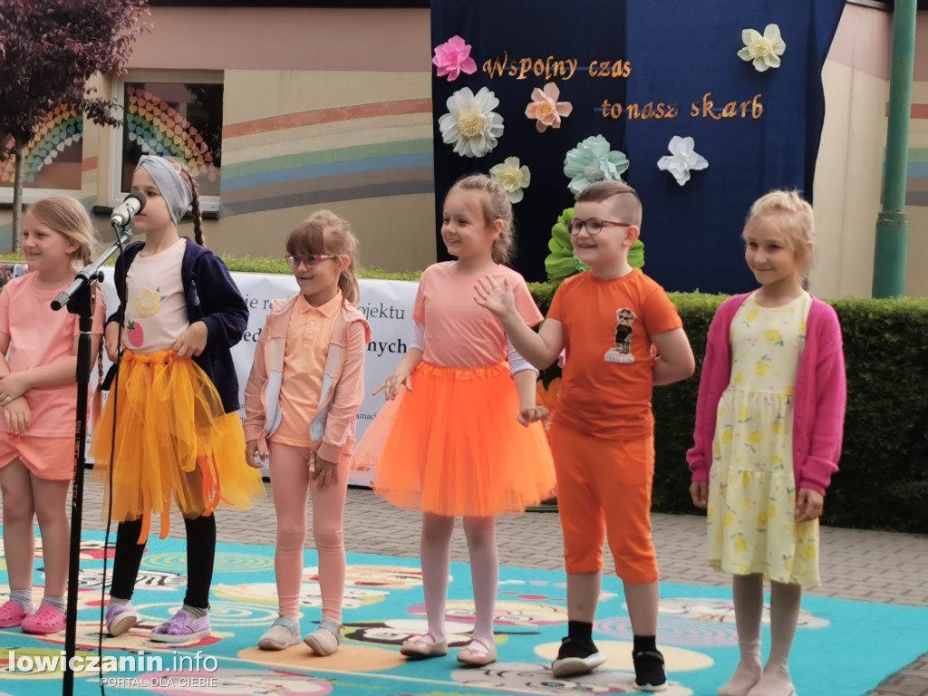 Dzień Mamy w Przedszkolu pod Tęczą