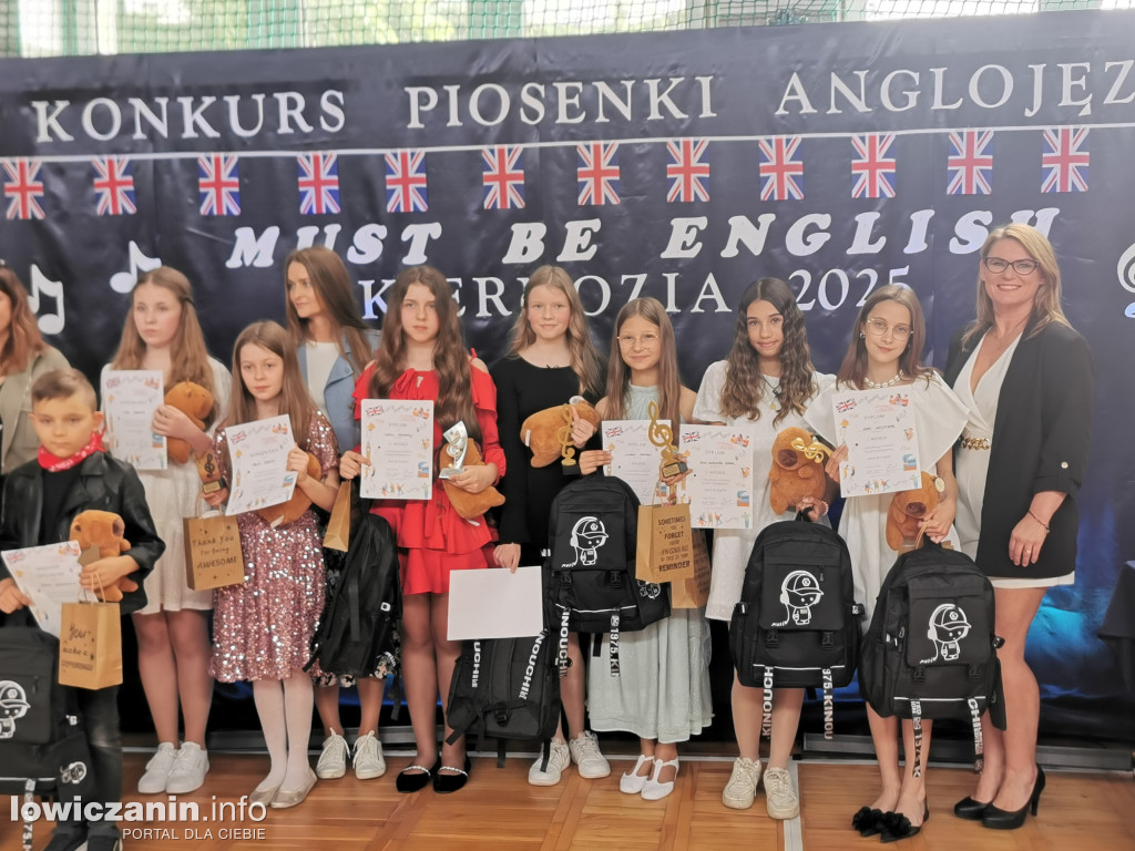 „Must be English” w Kiernozi