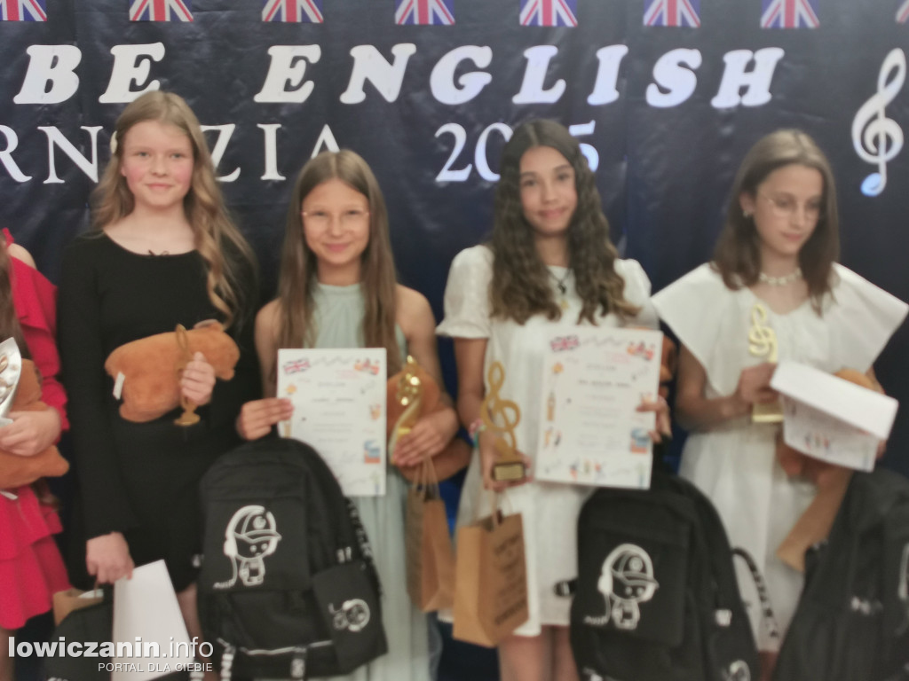 „Must be English” w Kiernozi