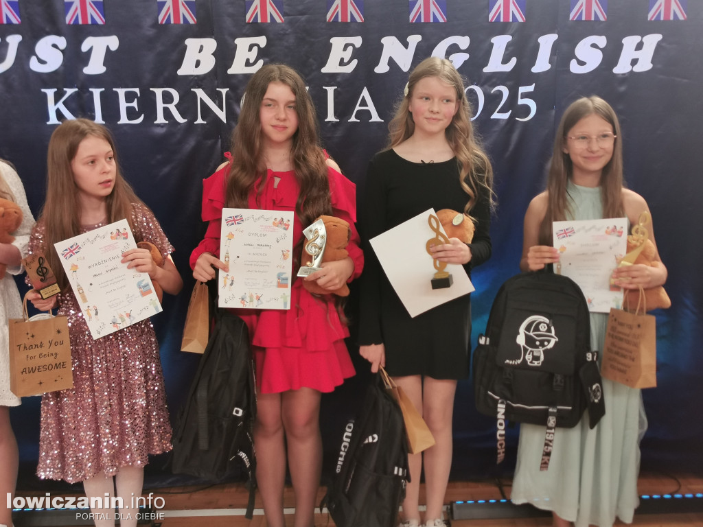 „Must be English” w Kiernozi