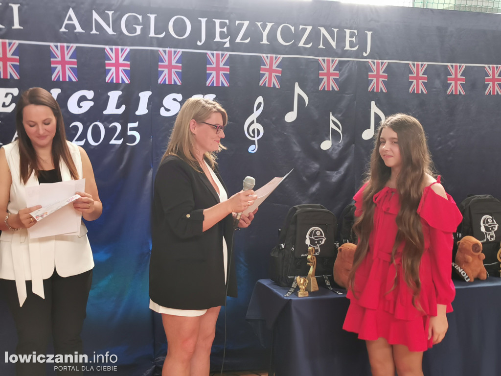 „Must be English” w Kiernozi