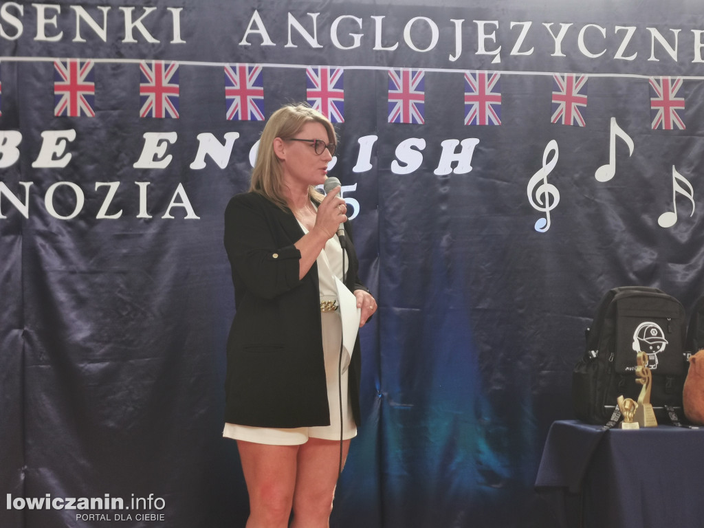 „Must be English” w Kiernozi