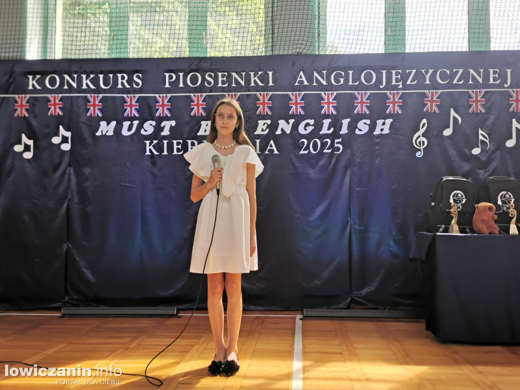 „Must be English” w Kiernozi