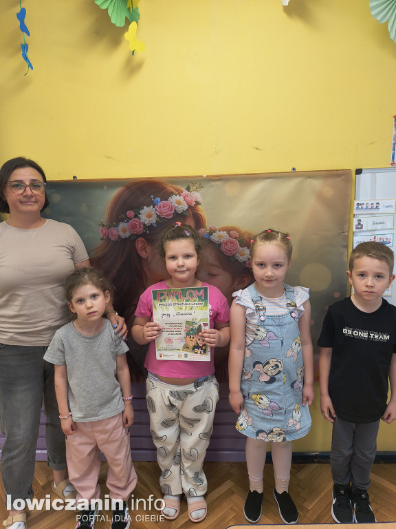 Przedszkolaki z Łowicza podziękowały Strażnikom Lasu