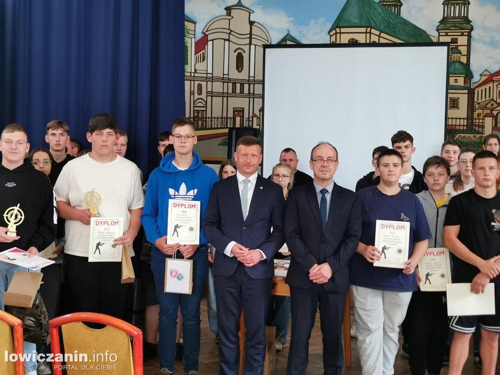Miedzyszkolny Turniej Strzelecki w ZST w Łowiczu