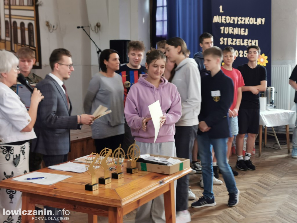 Miedzyszkolny Turniej Strzelecki w ZST w Łowiczu