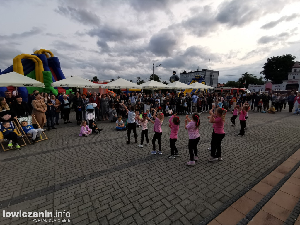 Gminny Dzień Dziecka i Matki w Łyszkowicach.