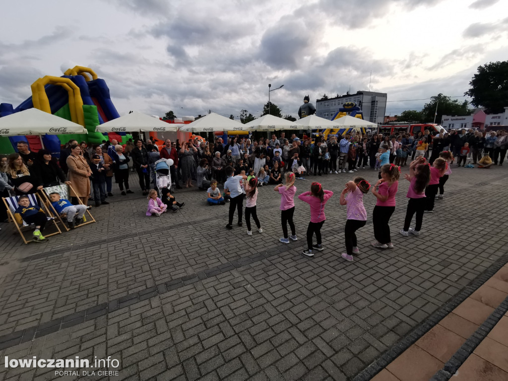 Gminny Dzień Dziecka i Matki w Łyszkowicach.