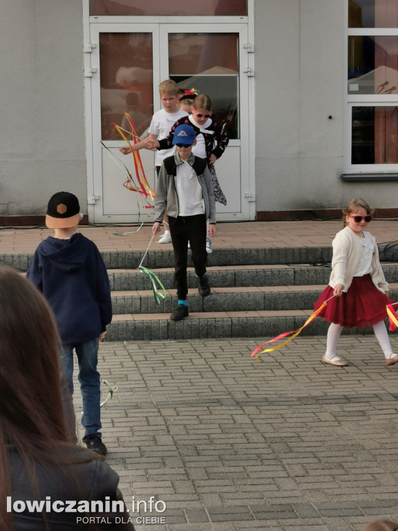 Gminny Dzień Dziecka i Matki w Łyszkowicach.