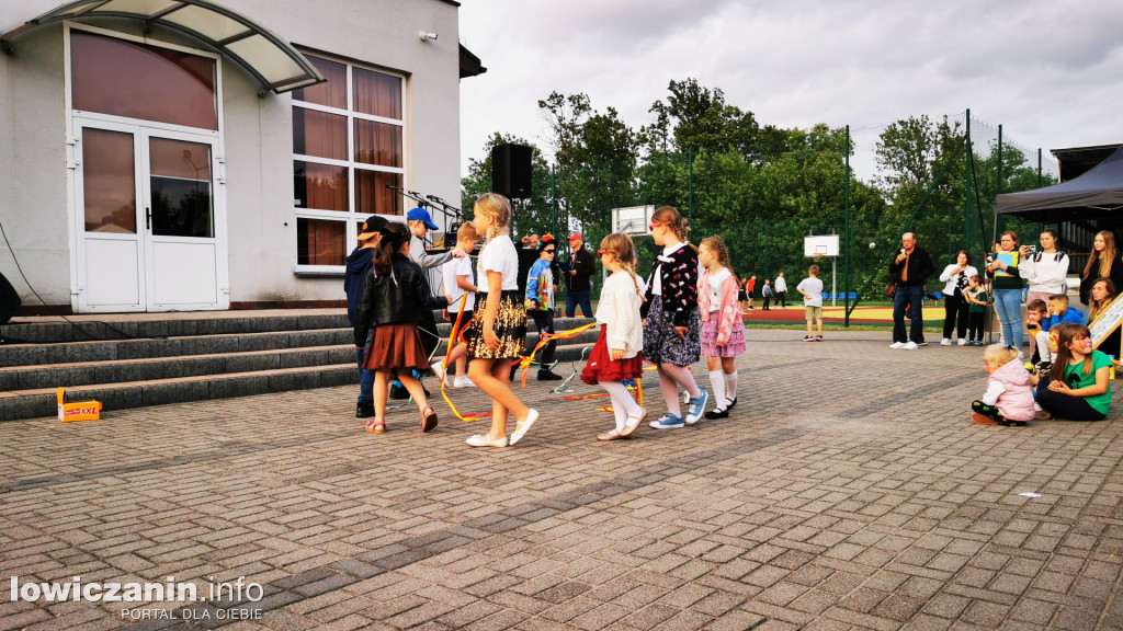 Gminny Dzień Dziecka i Matki w Łyszkowicach.