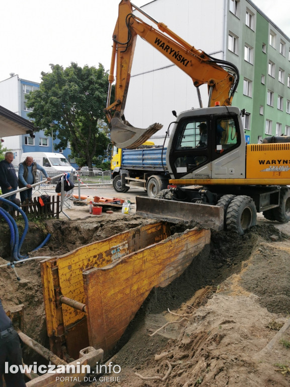 Naprawa zapadniętej studni kanalizacji sanitarnej