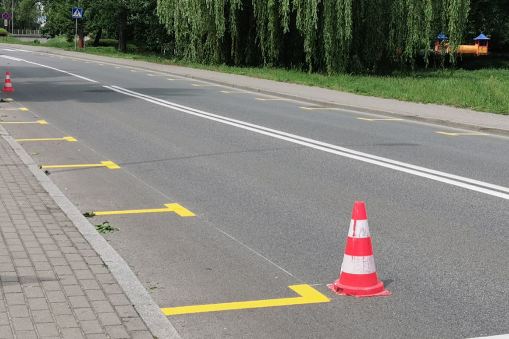 Żółte litery T na ul. Starorzecze - o co chodzi???