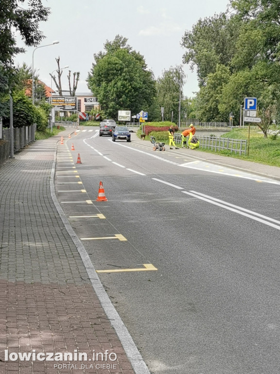 Żółte litery T na ul. Starorzecze - o co chodzi???