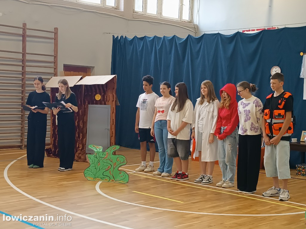 Sp4. Czerwony Kapturek uczy pierwszej pomocy