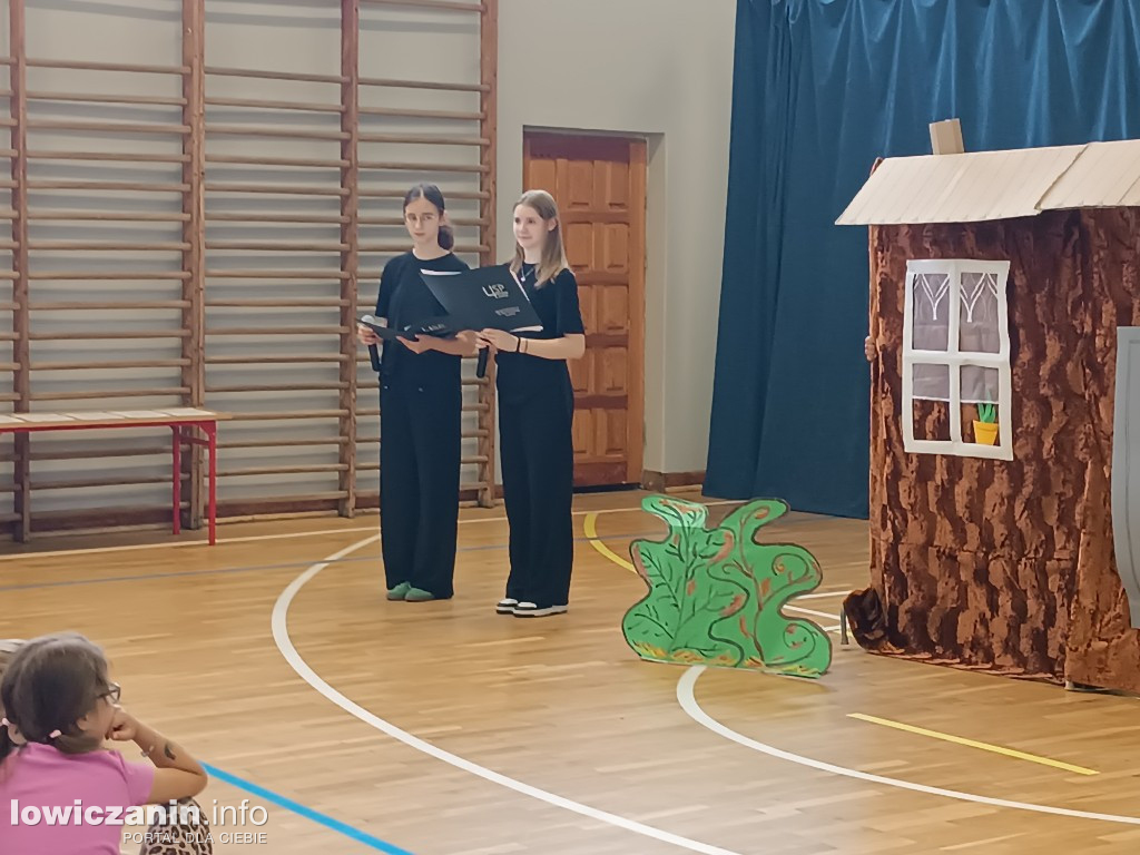 Sp4. Czerwony Kapturek uczy pierwszej pomocy